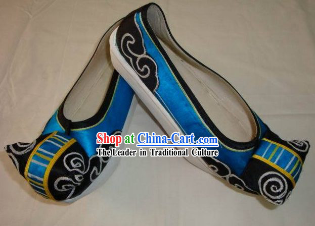 Supreme Chinese Traditional Embroidered Shoes for Young Men