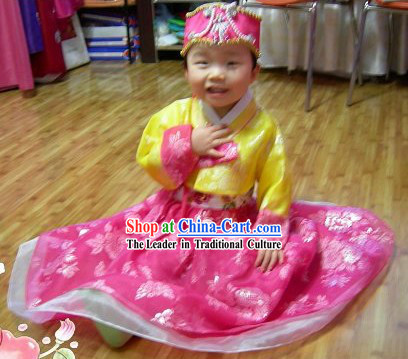 Ancient Korean Baby Girl Handbok to Celebrate One Full Year of Life