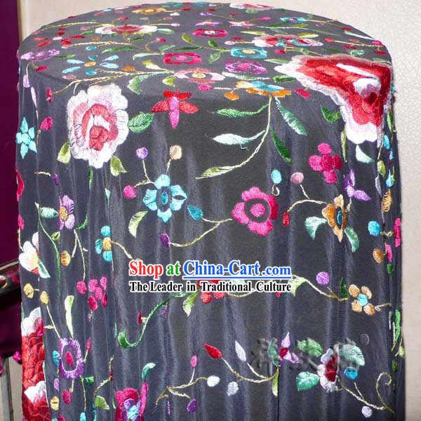 Chinese Rui Fu Xiang Silk Hand Embroidered Shawl