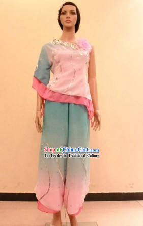 Traditional Chinese Fan Dance Costumes for Women