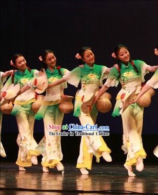 Traditional Chinese Tea-plunking Outfit for Women