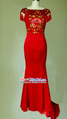 Traditional Chinese Classical Cloud Shoulder Wedding Evening Dress for Brides