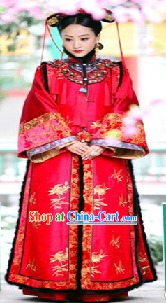 Chinese Traditional Wedding Dress and Hair Accessories