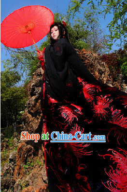 Ancient Chinese Empress Cosplay Long Tail Costumes and Red Umbrella Complete Set for Ladies