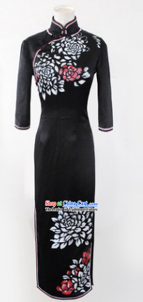 Traditional Chinese Long Sleeves Black Silk Qipao