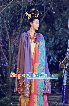 Tang Dynasty Wu Zetian Clothes and Hair Accessory for Women