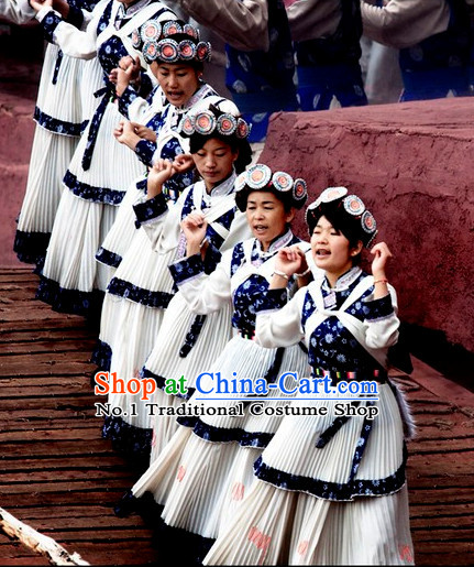 Yunnan Naxi Clothing and Ornaments