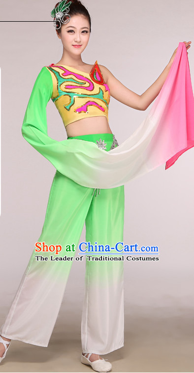 Chinese Long Sleeves Folk Competition Dance Costume Group Dancing Costumes and Hat Complete Set for Women