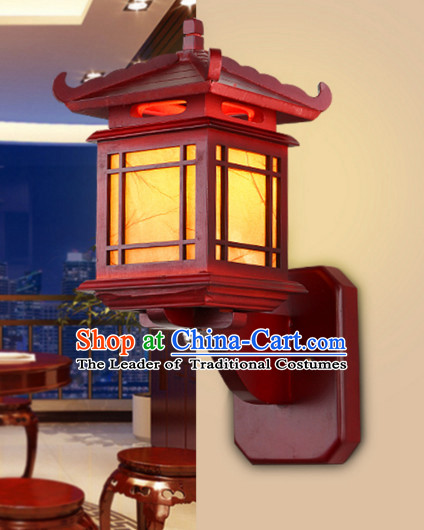 Traditional Chinese Classical Natural Wood and Carved Temple Shape Hanging Palace Lantern