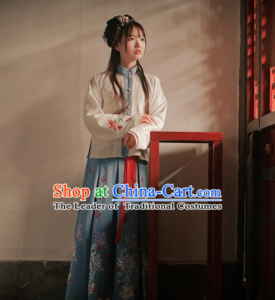 Ancient Chinese Embroidered Hanfu Garment Top and Bottom Clothing Complete Set for Women or Girls