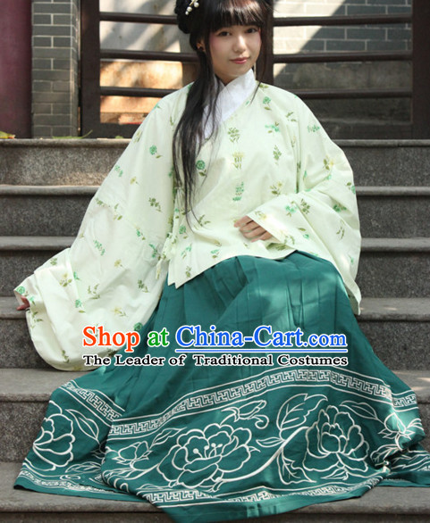 Ancient Chinese Ming Dynasty Clothing for Women