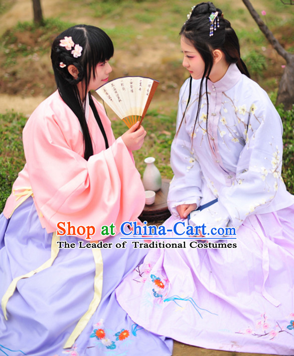 Ancient Chinese Ming Dynasty Clothing for Women