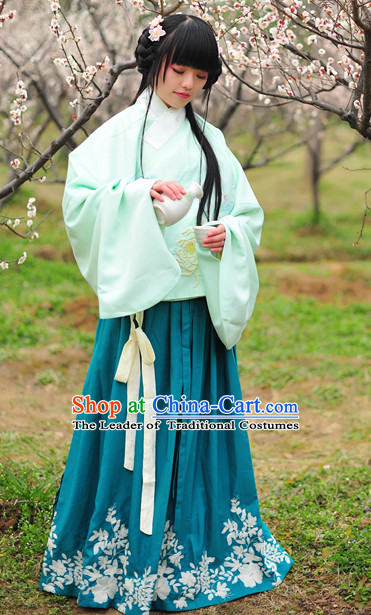 Ancient Chinese Ming Dynasty Clothing for Women