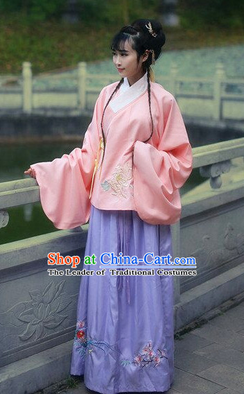 Ancient Chinese Ming Dynasty Clothing for Women