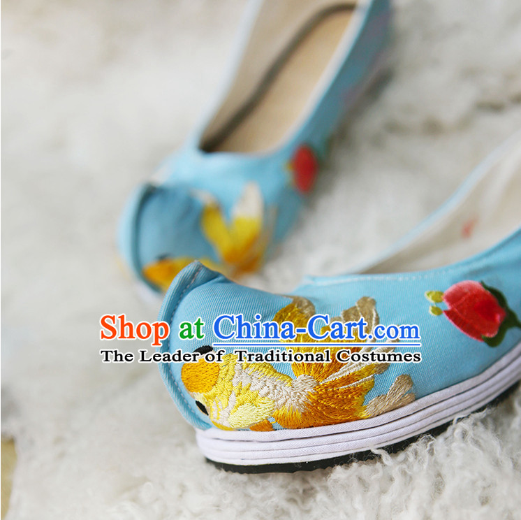 Handmade Chinese Ancient Embroidered Goldfish Princess Shoes for Women and Girls