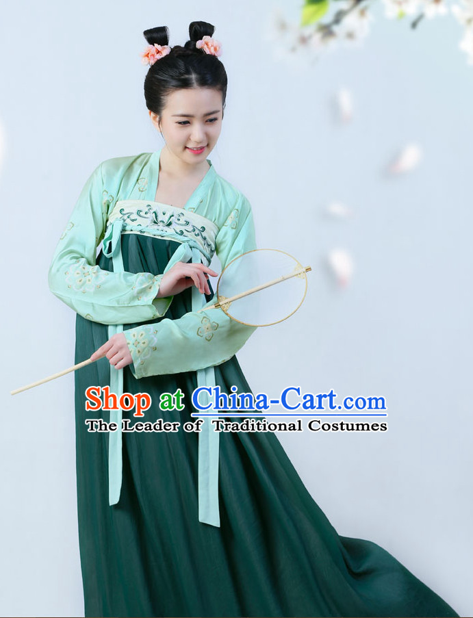 Ancient Chinese Tang Dynasty Beauty Embroidered Garment and Hair Jewelry Complete Set for Women