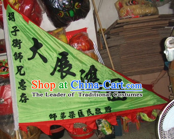 Traditional Chinese Lion Dance Dragon Dance Performance Troupe Big Triangle Banner Giant Flag