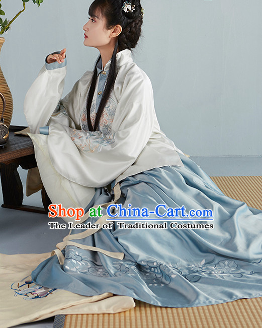 Chinese Ancient Ming Dynasty Princess Beauty Garment Costumes and Hair Jewelry Complete Set for Women