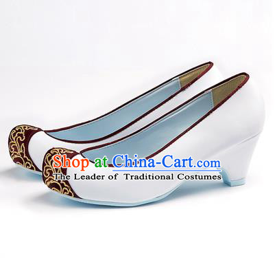 Traditional Korean National Wedding White Embroidered Shoes, Asian Korean Hanbok Bride Embroidery Satin Shoes for Women