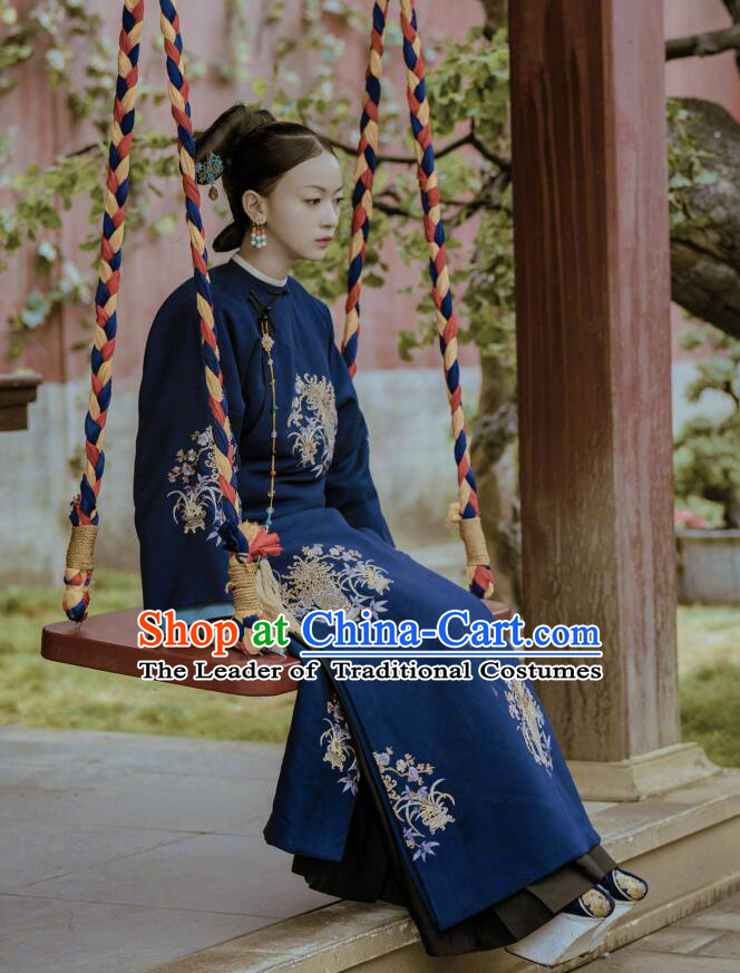 Story of Yanxi Palace Traditional Chinese Qing Dynasty Imperial Consort Costume, Asian China Ancient Manchu Imperial Concubine Embroidered Clothing for Women