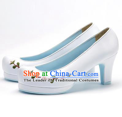 Traditional Korean National Wedding Embroidered Shoes, Asian Korean Hanbok Embroidery White Satin Bride High-heeled Shoes for Women