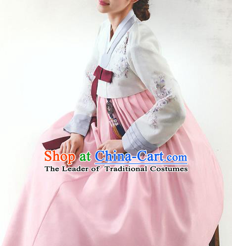 Top Grade Korean National Handmade Wedding Palace Bride Hanbok Costume Embroidered White Blouse and Pink Dress for Women