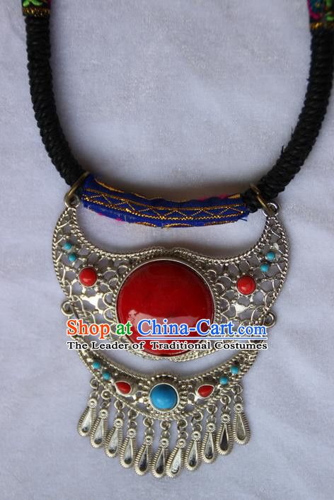 Traditional Chinese Miao Ethnic Minority Necklace, Hmong Handmade Sweater Chain, Miao Ethnic Jewelry Accessories Collarbone Chain Necklace for Women