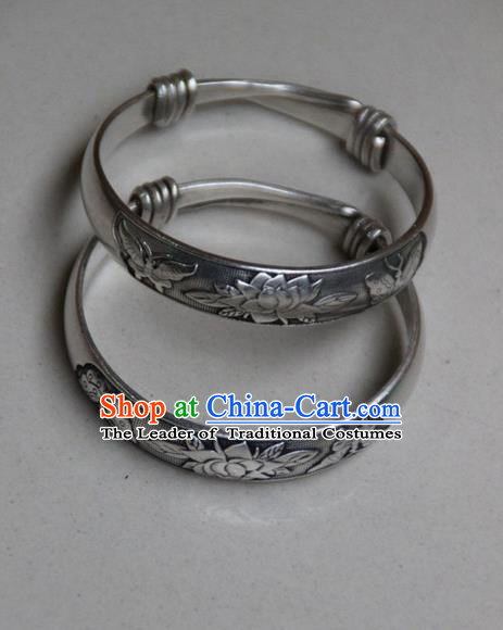 Traditional Chinese Miao Ethnic Minority Miao Silver Butterfly Lotus Bracelet, Hmong Handmade Bracelet Jewelry Accessories for Women