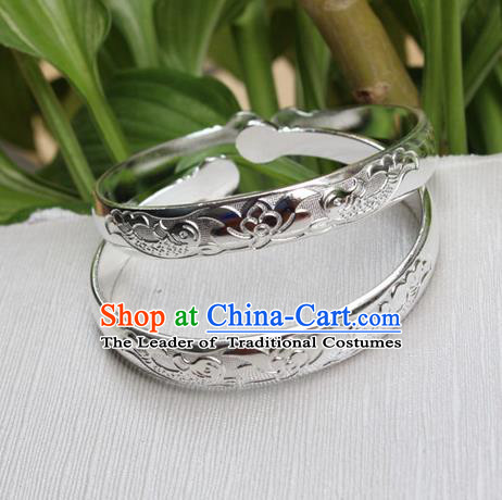 Traditional Chinese Miao Nationality Crafts Jewelry Accessory Bangle, Hmong Handmade Miao Silver Bracelet, Miao Ethnic Minority Chinese Lotus Bracelet Accessories for Women