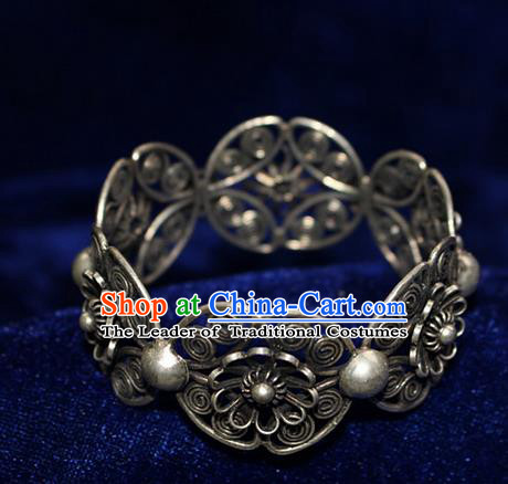 Traditional Chinese Miao Nationality Crafts Jewelry Accessory Bangle, Hmong Handmade Miao Silver Flowers Bracelet, Miao Ethnic Minority Silver Wide Bracelet Accessories for Women