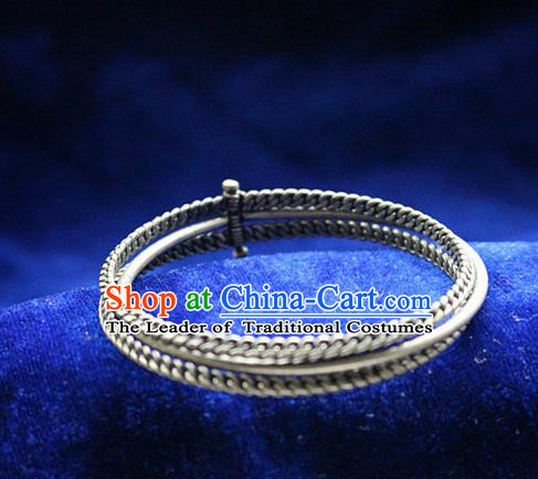 Traditional Chinese Miao Nationality Crafts Jewelry Accessory Bangle, Hmong Handmade Miao Silver Bracelet, Miao Ethnic Minority Silver Bracelet Accessories for Women