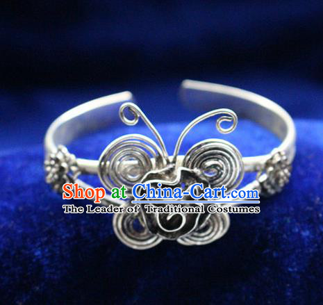 Traditional Chinese Miao Nationality Crafts Jewelry Accessory Bangle, Hmong Handmade Miao Silver Butterfly Bracelet, Miao Ethnic Minority Silver Bracelet Accessories for Women