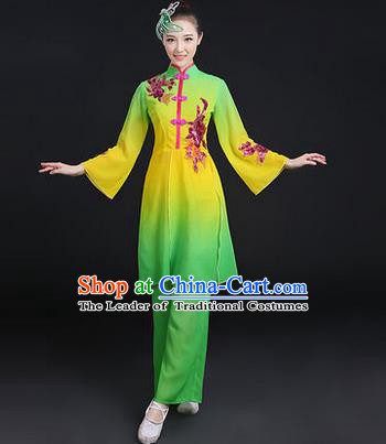 Traditional Chinese Yangge Fan Dancing Costume, Folk Dance Yangko Paillette Dress, Classic Dance Drum Dance Green Clothing for Women