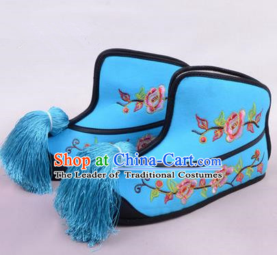 Traditional Chinese Ancient Peking Opera Martial Lady Embroidered Boots, China Beijing Opera Blues Blue Embroidered Shoes