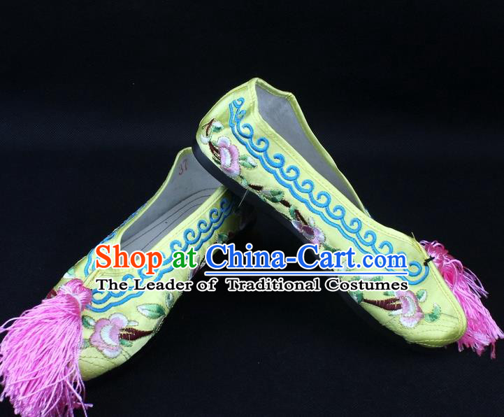 Traditional China Beijing Opera Hua Tan Embroidered Yellow Shoes, Ancient Chinese Peking Opera Young Lady Diva Princess Blood Stained Shoes