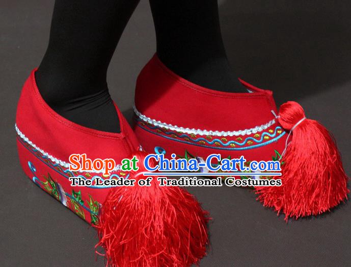 Traditional China Beijing Opera Actress Embroidery Red Shoes, Chinese Peking Opera Young Lady Blood Stained Shoes