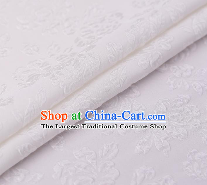 Chinese Traditional White Gambiered Guangdong Gauze Satin Plain Classical Pattern Cheongsam Silk Drapery