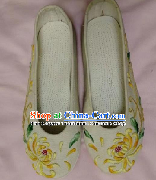 Chinese Traditional Hanfu Shoes Embroidered Chrysanthemum Shoes Handmade Cloth Shoes for Women