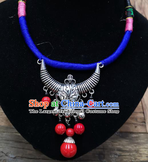 Chinese Traditional Jewelry Accessories Yunnan Minority Sliver Bull Necklace for Women