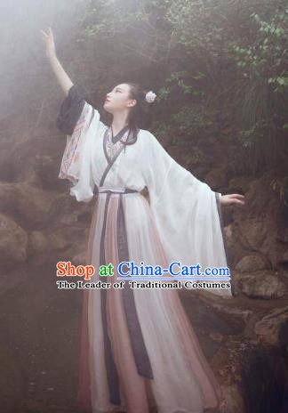 China Ancient Jin Dynasty Nobility Lady Costume Traditional Chinese Princess Dress Clothing for Women