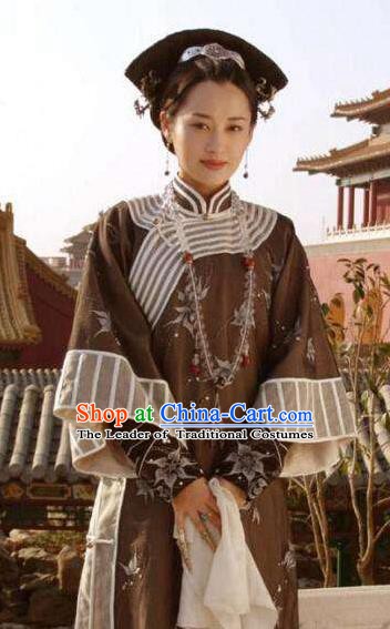 Chinese Ancient Qing Dynasty Empress Dowager Xiaozhuang Embroidered Manchu Dress Historical Costume for Women