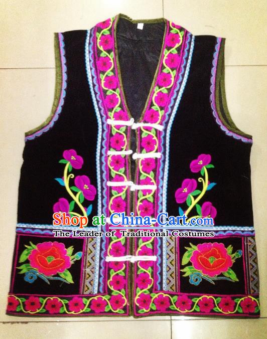 Traditional Chinese Yi Nationality Costume Black Embroidered Vests, China Yi Ethnic Folk Dance Clothing for Men