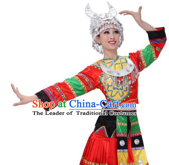 Traditional Chinese Miao Ethnic Clothing, China Hmong Minority Folk Dance Costume and Headwear for Women