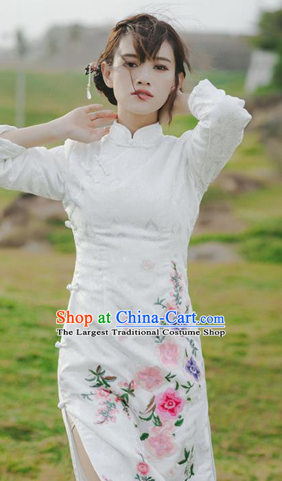 Chinese National White Silk Qipao Dress Traditional Costumes Tang Suit Cheongsam for Women