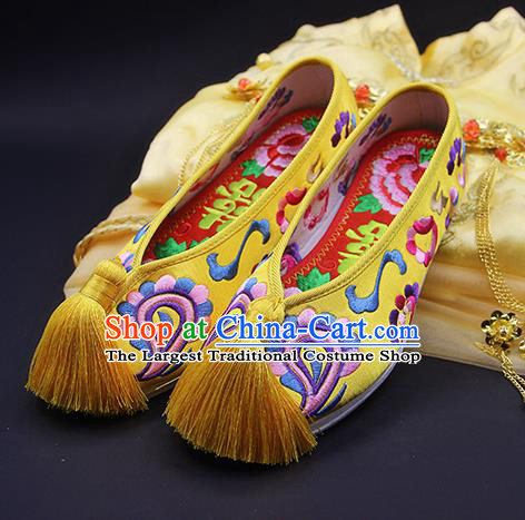 Traditional Chinese Handmade Embroidered Yellow Shoes Hanfu Wedding Shoes National Cloth Shoes for Women