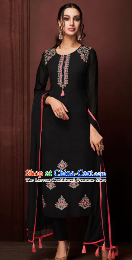 Asian Indian Punjabis Embroidered Black Blouse and Pants India Traditional Kurti Costumes Complete Set for Women