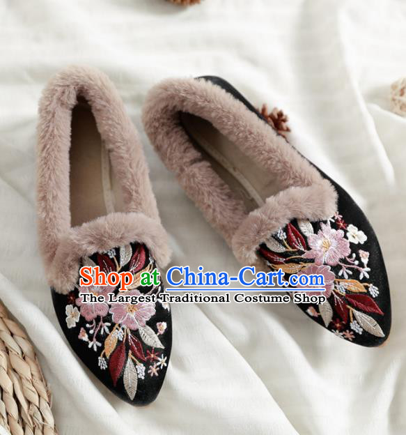 Traditional Chinese National Winter Shoes Embroidered Black Shoes Hanfu Shoes for Women