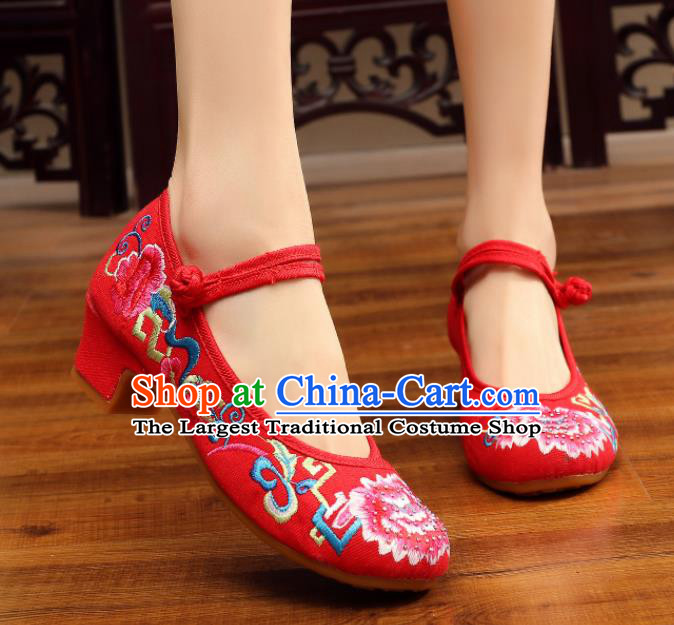 Traditional Chinese Old Beijing Embroidery Peony Red Shoes Embroidered Shoes Cloth Shoes for Women