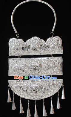 Traditional Chinese Miao Nationality Sliver Necklet Hmong Wedding Necklace for Women