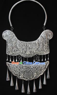 Chinese Traditional Miao Nationality Sliver Necklet Hmong Wedding Carving Necklace for Women